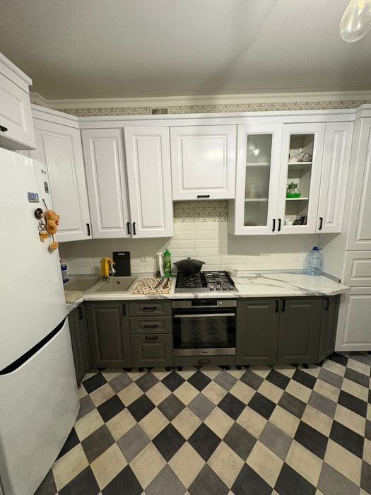 Продам 2 ком квартира район Батыс 2