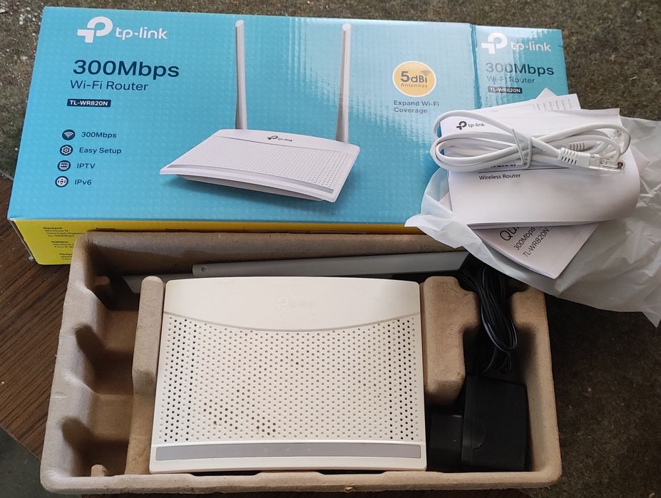 Рутер за маса, бял