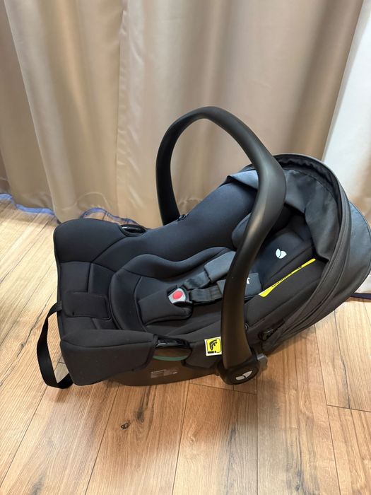 Vând Scoică Auto Joie i-Snug 2 (i-Size) – Ca Nouă, cu Cutie