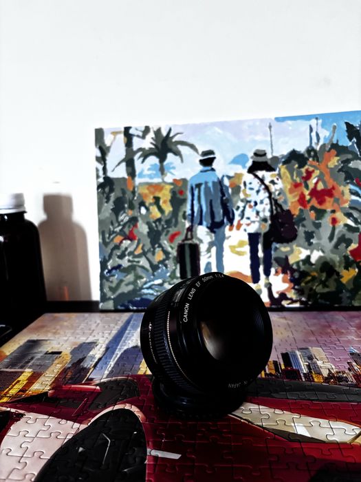 Canon EOS 2000D + obiectiv EF-S 18-55mm + baterii (DSLR WiFi)