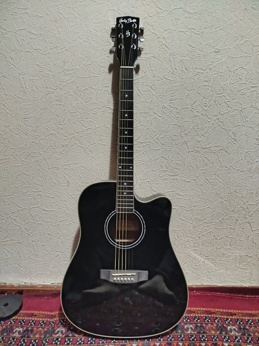 Гитара акустическая