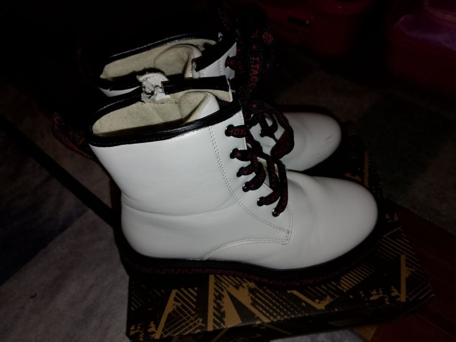 Куртка и ботинки 32