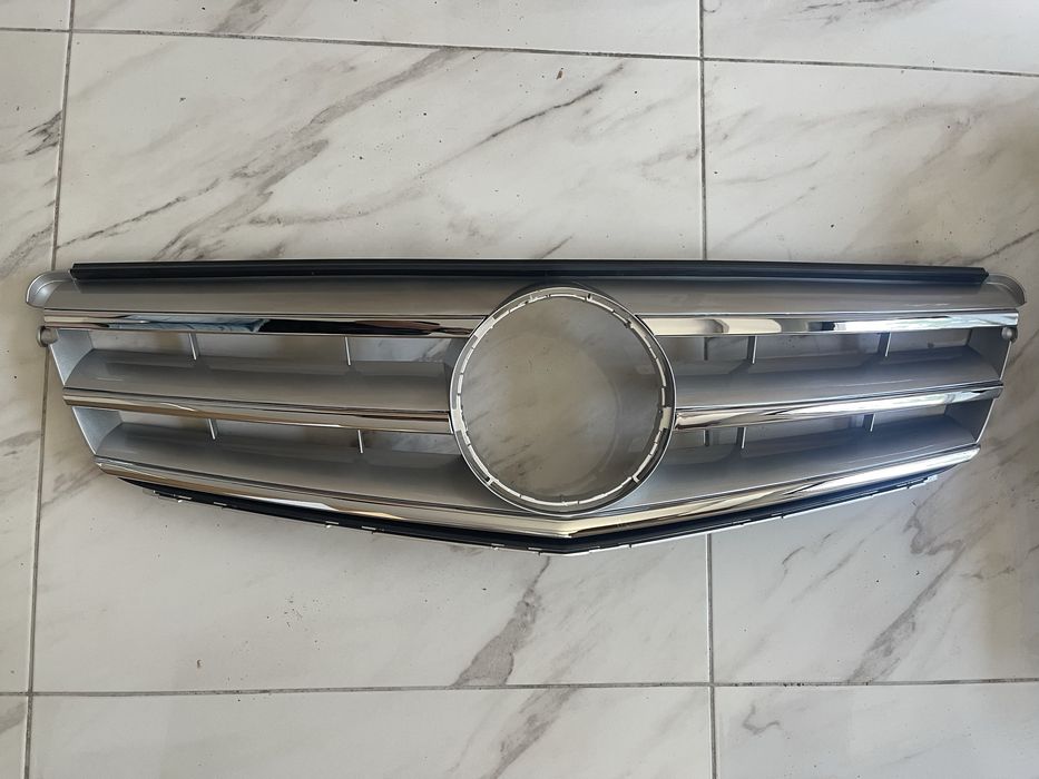 Решетка / Маска за Mercedes W204 C-class 2007-2014 / решетка за w204 / маска за w204 C класа всички модели от 2007г. до 2014г. ЧИСТО НОВА! ПРОМОЦИЯ
