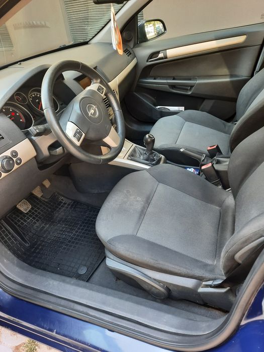 Vând Opel Astra H