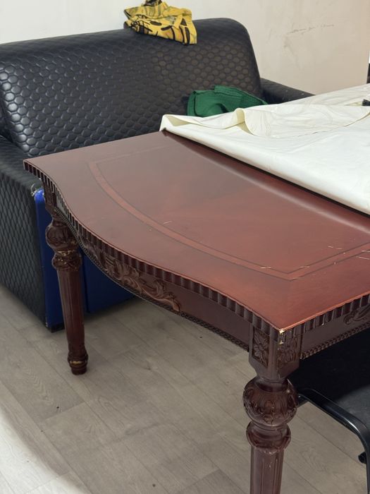 Продаётся стол со стульями