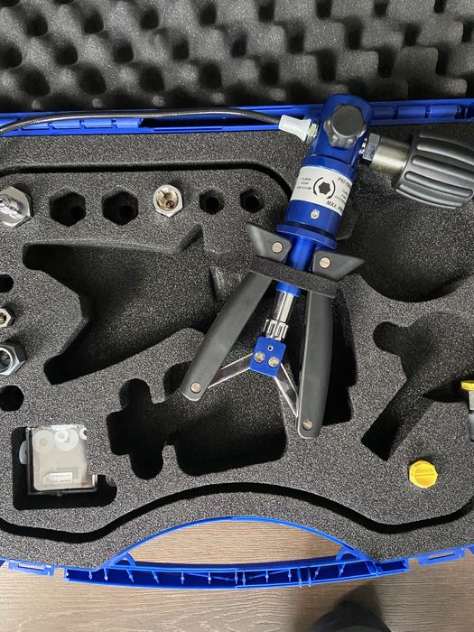 Калибратор за налягане SIKA, в комплект с ръчна помпа: 0-60 бара