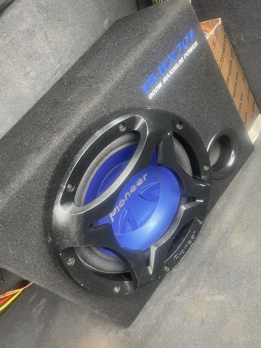 Бас каса pionner 800w + 4 канален усилвател
