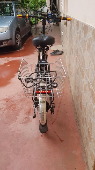 Bicicletă electrică Volta cu accelerație la mână