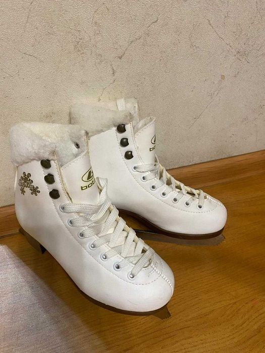 Продам фигурные коньки