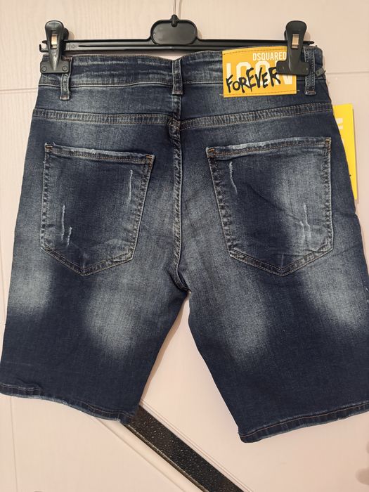 Blugi scurti Dsquared2 marimea 44