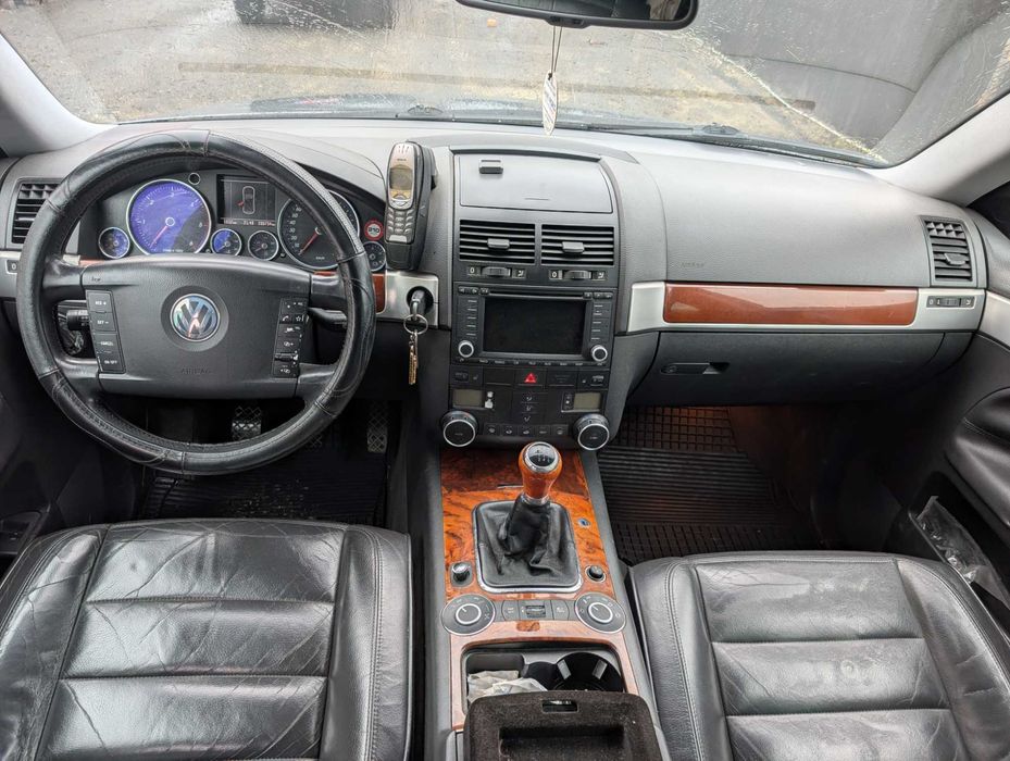 Dezmembrez(vând)VW touareg 2.5 TDi an 2004