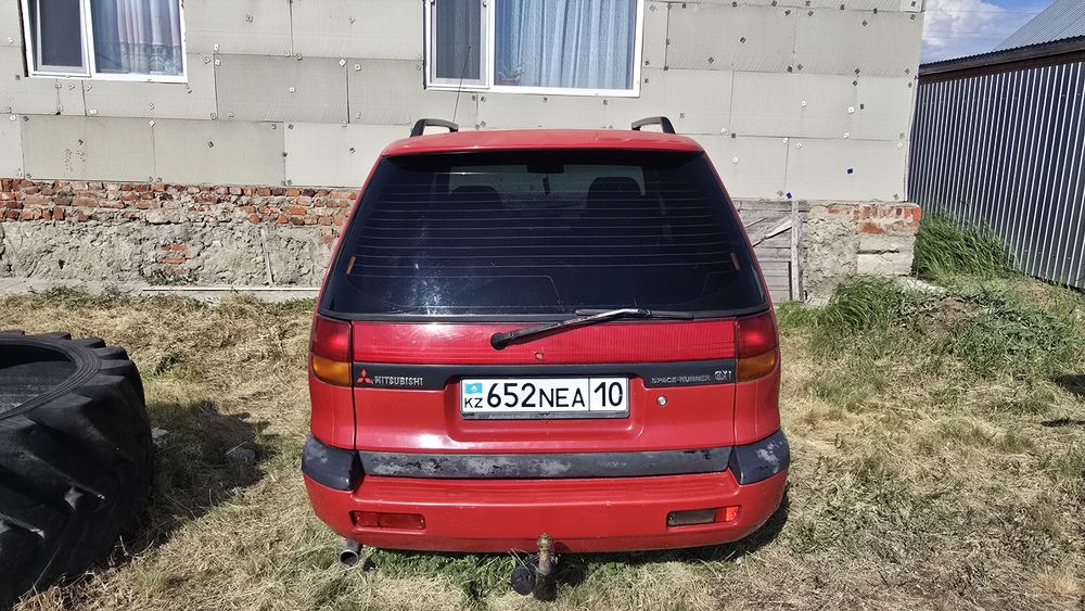 Mitsubishi Space Runner