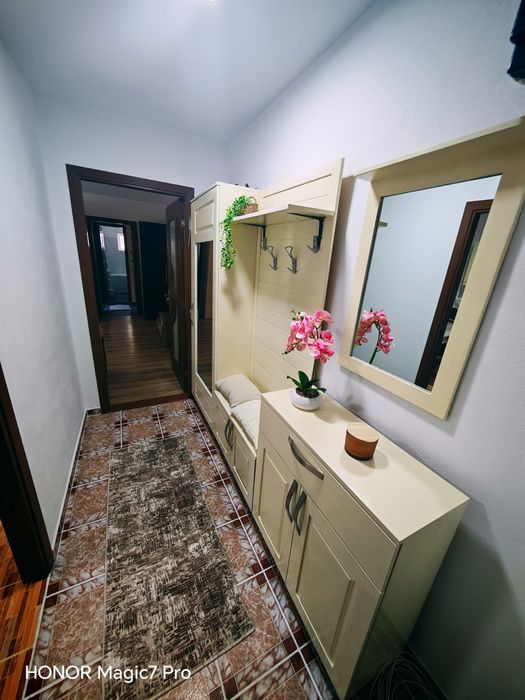 Închiriez apartament