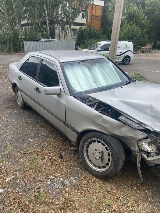 Продам мерс в аваринном состояний!