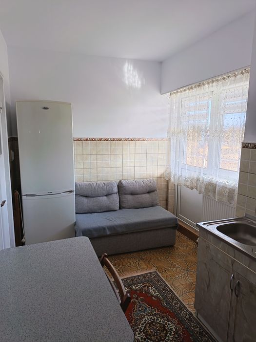 Închiriez apartament