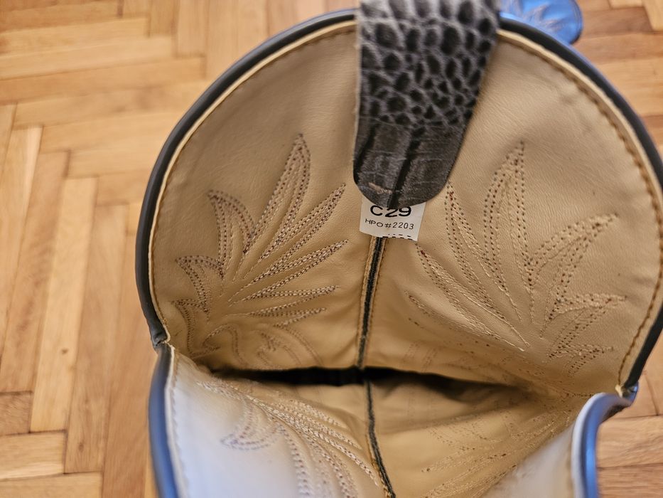 Ботуши тип "каубойски" американски.