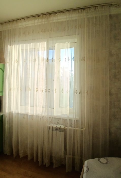 Продаю тюль 9 метровый