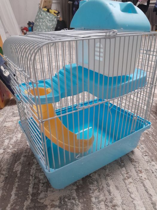 Продам клетку для хомяка с домиком