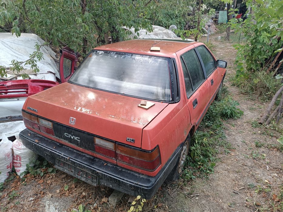 Хонда Сивик бракуван,за части.Продава се цяла.