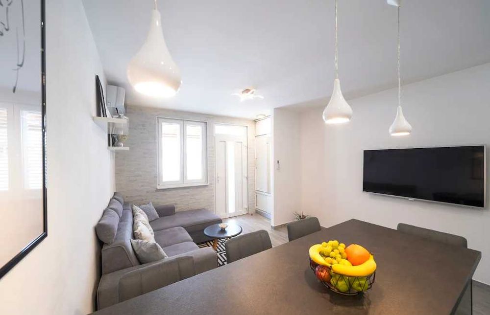 Дава се под наем Двустаен апартамент в Пловдив, Южен - 59 кв.м за 280.5 € - Снимка #2