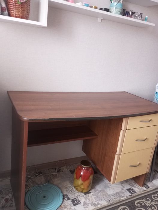 Продам стол в отличном состоянии