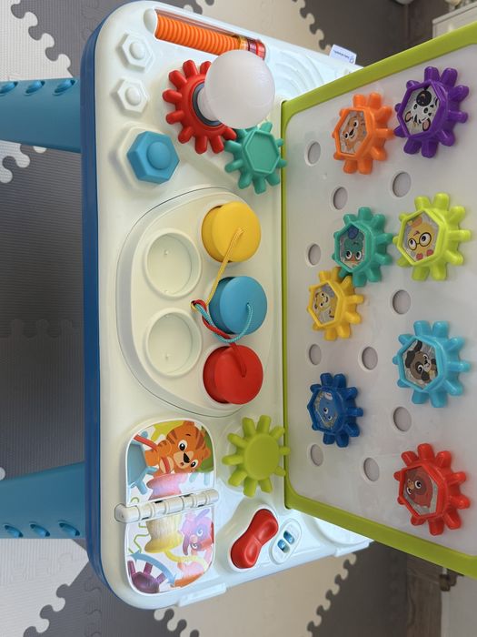 Masuta activitati baby einstein
