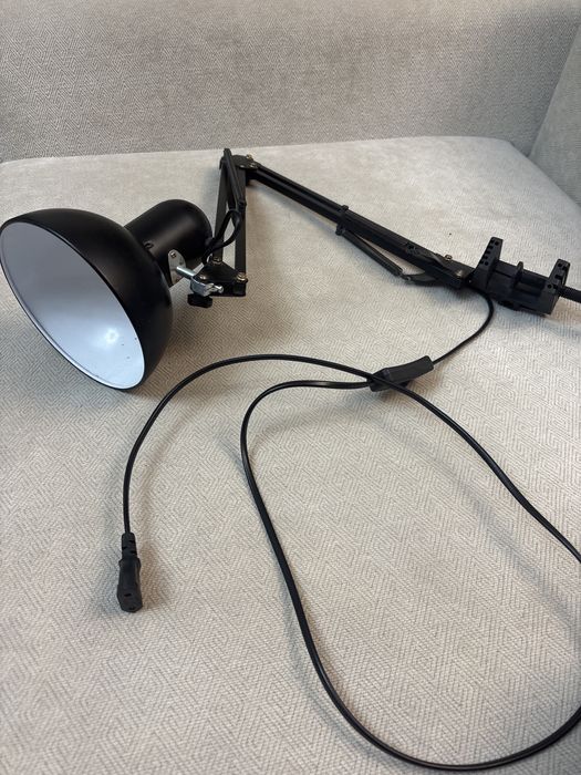 Настольная лампа