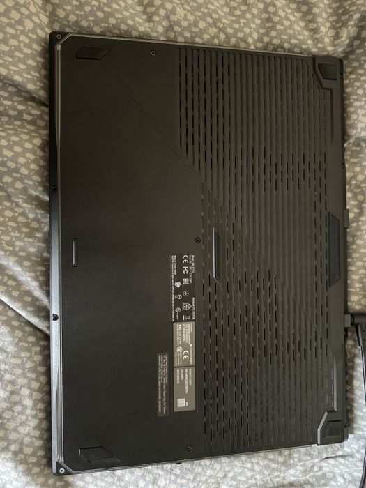 Laptop GAMING ASUS Rox Strix , intel i7-9600 , GTX 1650