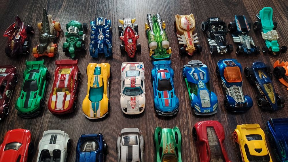 Hot wheels 60 броя