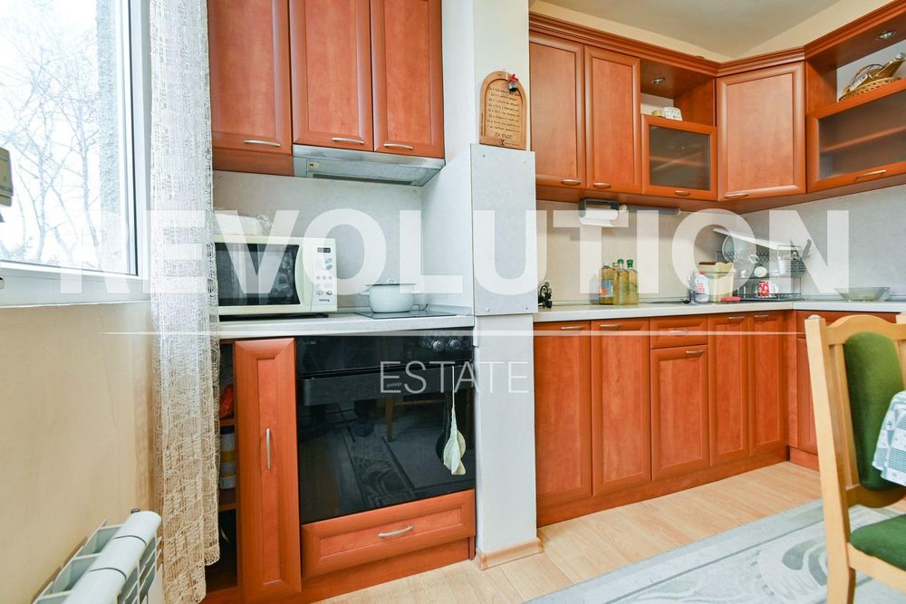 Двустаен апартамент в ж.к. Хаджи Димитър