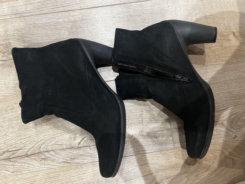 Ессо ботильоны из нубука