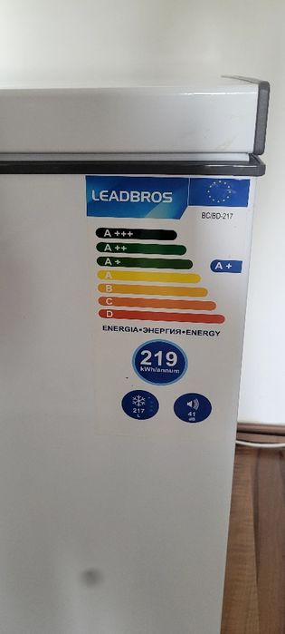 Продам морозильный ларь Leadbros