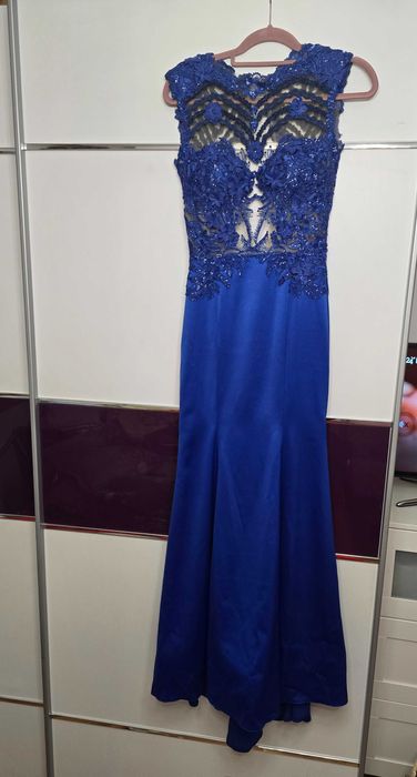 Рокля за абитуринтски бал