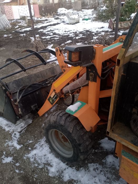 Мини погрузчик фронтальный