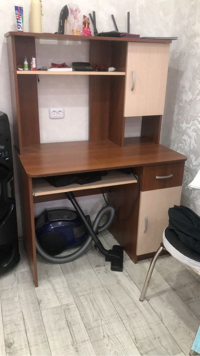 Компьютерный стол продам