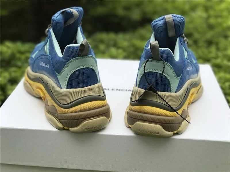 Balenciaga Triple S - Dark Grey/White/Grey
