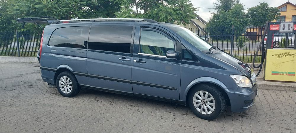 Vând Mercedes viano