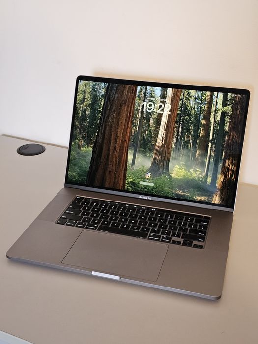 macbook pro 16 2019 second hand si noi de vanzare • Anunturi • OLX.ro