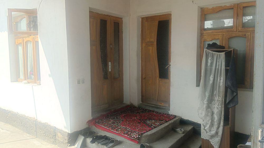Uy hovli sotiladi arzon narxga