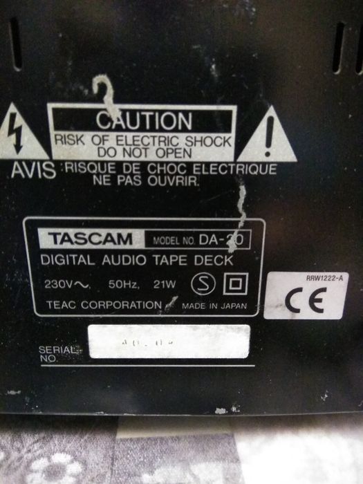 DAT магнитофон Tascam da-20.