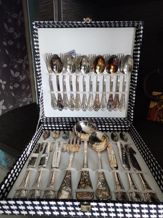 Италиански сервиз от посребрени  прибори  -27бр.