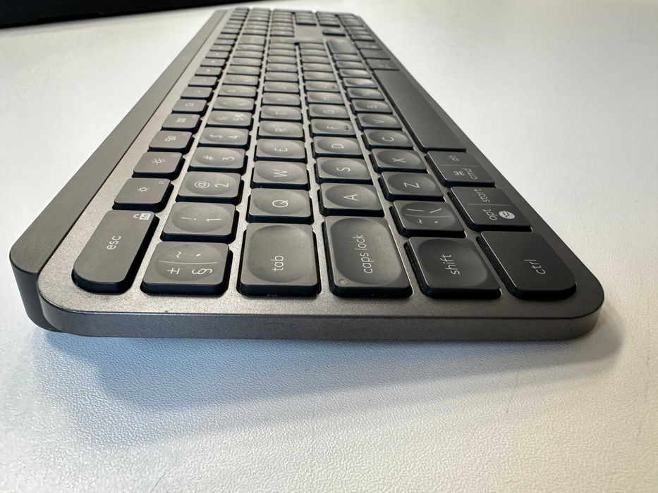 Logitech MX Keys за Windows и MAC безжична клавиатура с подсветка