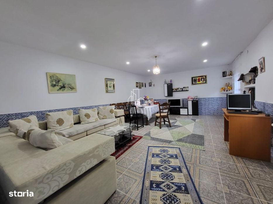 Casa cu o suprafata totala 1927 Mp, Seleus, Danes