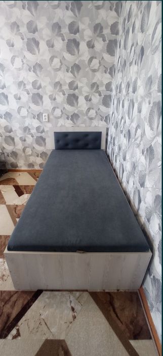 Продам односпальную кровать