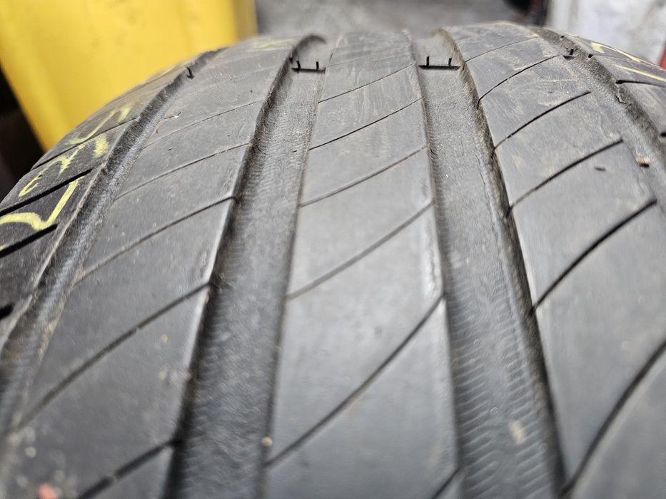 1x 235 55 17 vara michelin