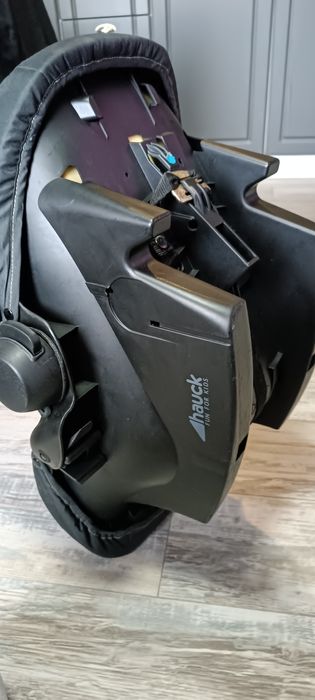 Hauck кош за кола