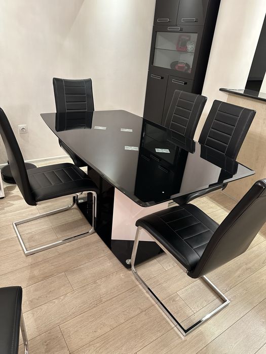 Трапезна маса Стюарт - черно стъкло 150/90/76