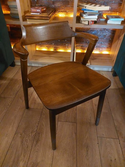 Продам деревянные стулья