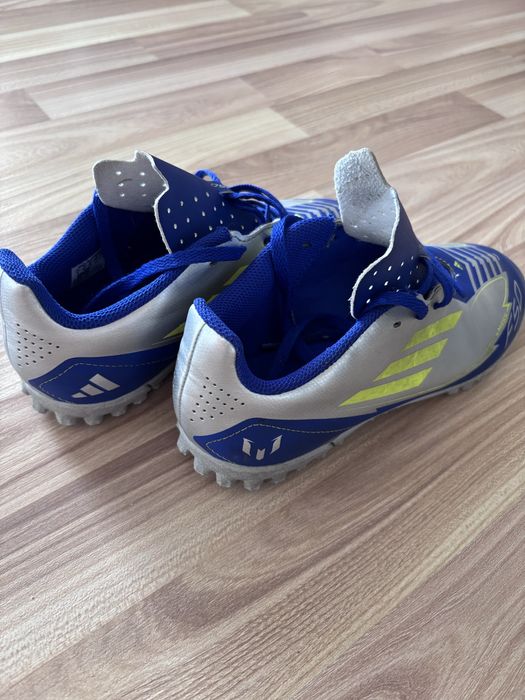 Детски футболни обувки стоножки Adidas