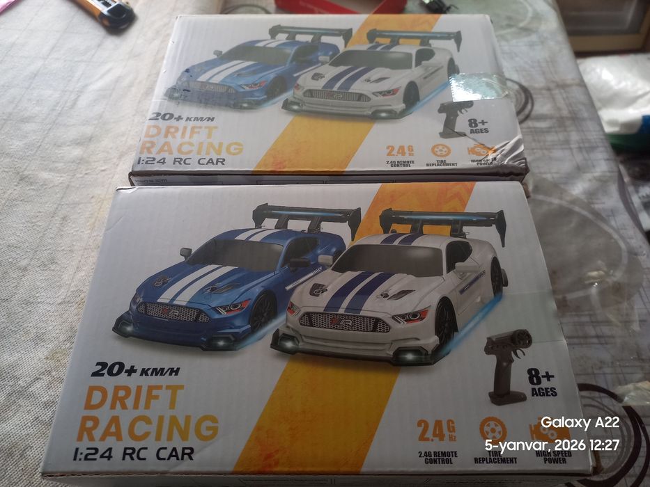 Sotiladi ikkta masofadan boshqariladigan mashina batarekalari bilan.